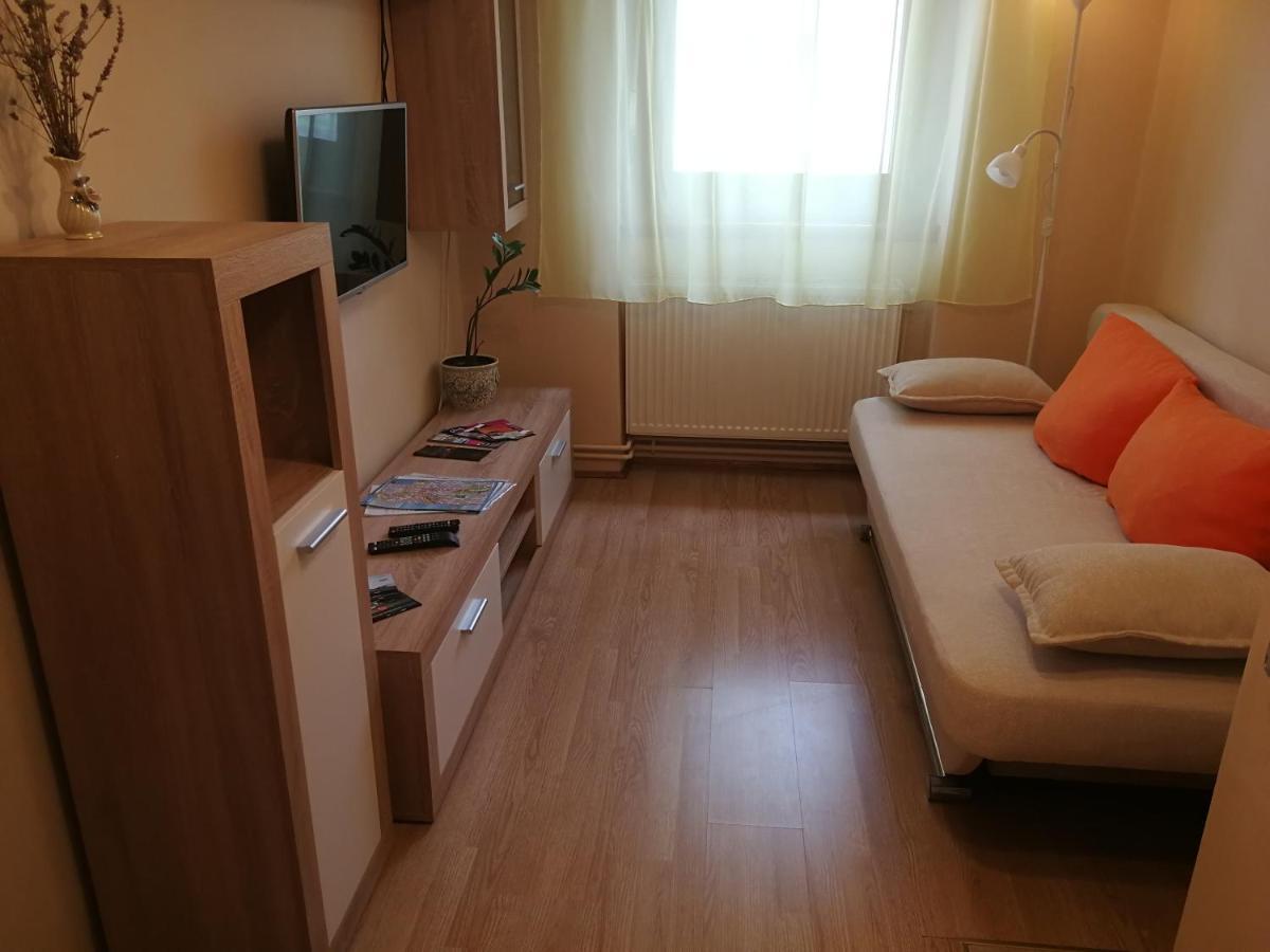 Agnes Vendeghaz Apartment Гюла Екстериор снимка