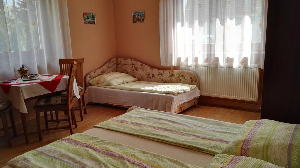 Agnes Vendeghaz Apartment Гюла Екстериор снимка